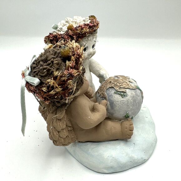 Vintage Dreamsicles Collection "One World" 1996 Porcelain Figurine by Kristen - Picture 4 of 8